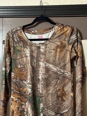 Girls' Long-Sleeve Camo Tee - Realtree Style